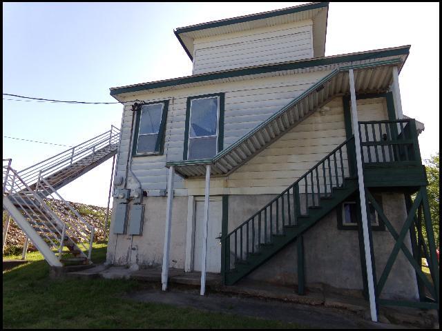 Building Photo - 105 S Battery St