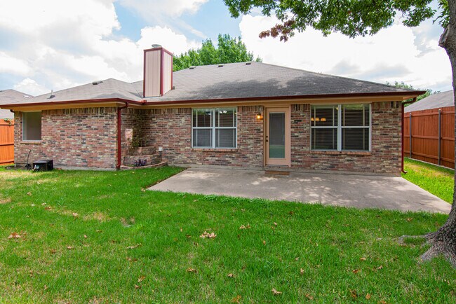 Building Photo - 6718 Valley Branch Dr