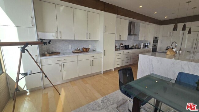 Building Photo - 9300 Warbler Way