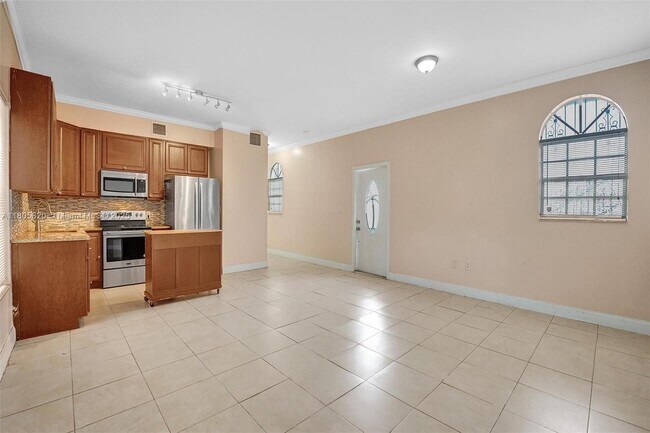 Building Photo - 1695 SW 11th St