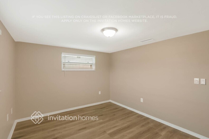 Building Photo - 5135 Kiwi Dr