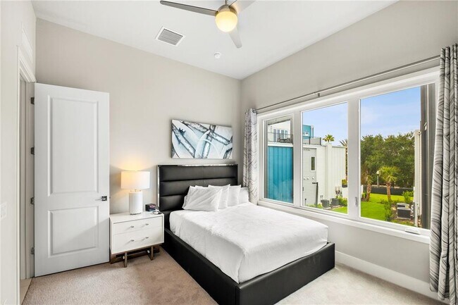Building Photo - 7770 Sandy Ridge Dr