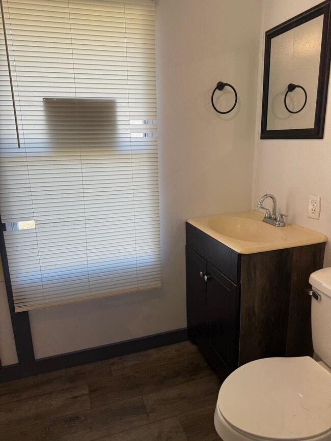 Building Photo - 3 Bedroom Mobile Home in Pleasant Garden!