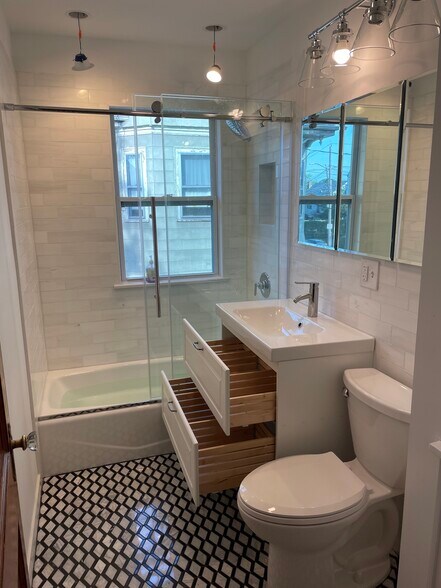 Building Photo - 22 Bayard St