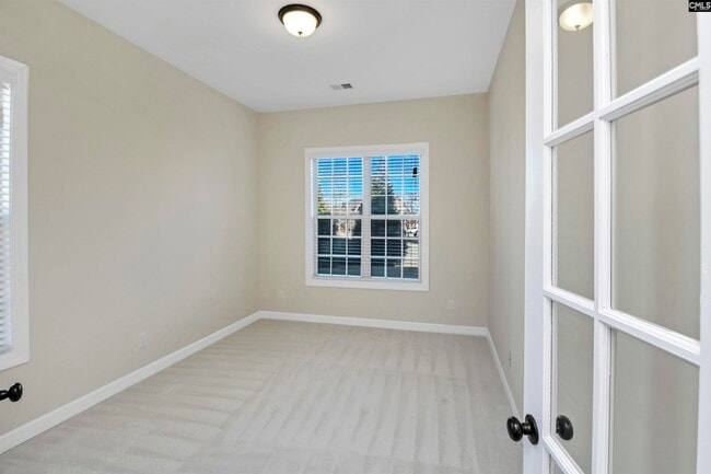 Building Photo - 5 Mapleline Ct