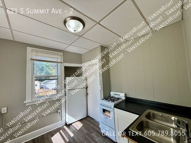 Building Photo - Affordable 2-Bedroom Apartment