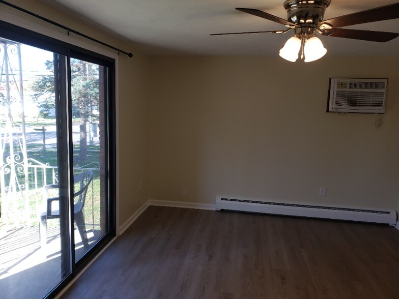 Building Photo - 1119 Farnsworth Ave