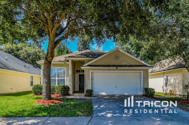 Primary Photo - 2877 Centerwood Dr N