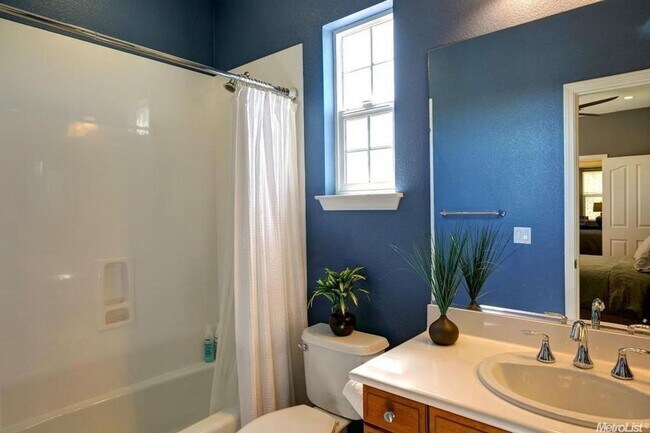 Building Photo - Stunning Home in Mountain House 2 Junior Primary bedrooms w/ own Private Bath!