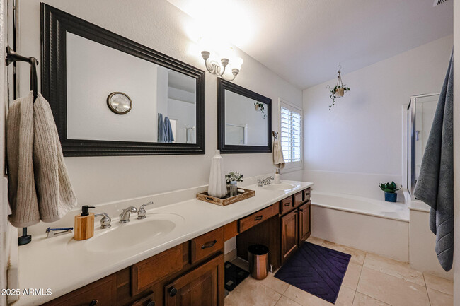 Building Photo - 4010 E Sidewinder Ct