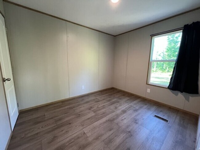 Building Photo - Modern 3-Bedroom Mobile Home in Peaceful Onslow County