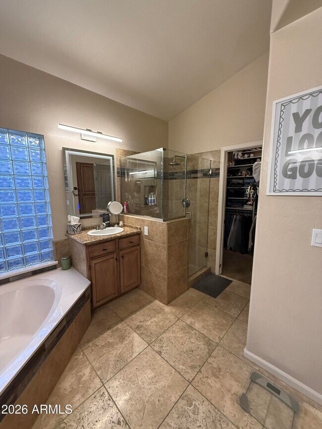 Building Photo - 4229 E Rancho Caliente Dr