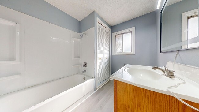 Building Photo - 3bedroom in Mansfield Schools