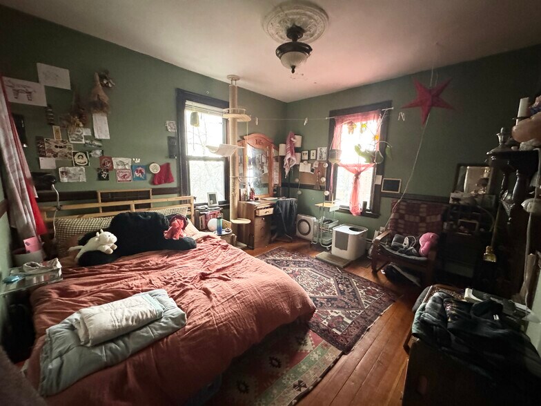 Building Photo - 16 Fisher Ave