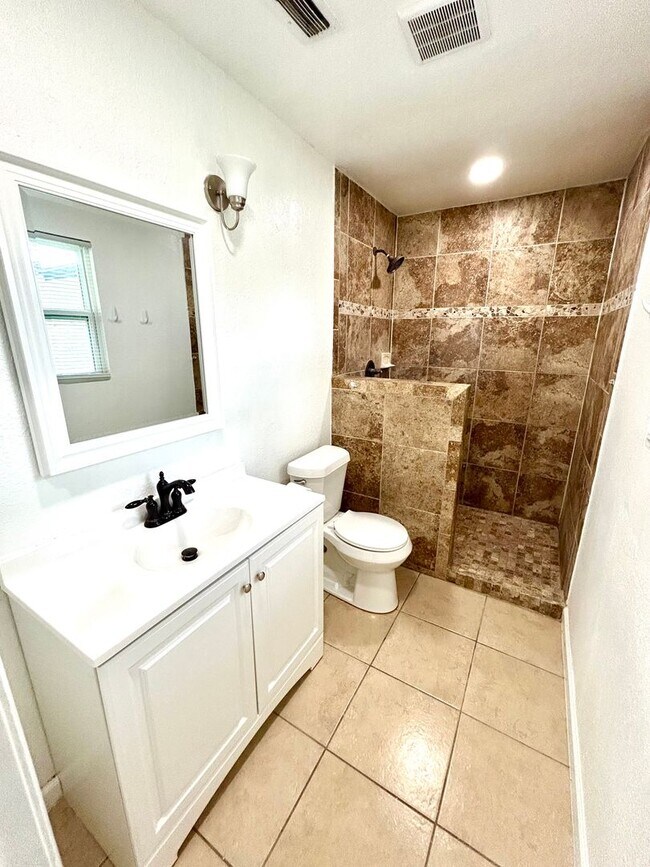 Building Photo - *COMING SOON* 3BR/2BA with Fireplace & 2-Car Garage!