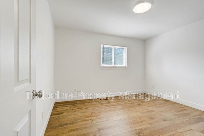 Building Photo - 6446 Pulpit Rock Dr