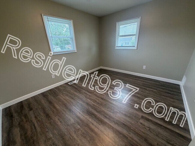 Building Photo - Completely Updated 3 bed 1 Bath home!