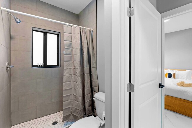 Building Photo - 1540 NW 46th St