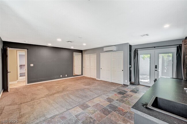 Building Photo - 4153 Woodcrest Rd
