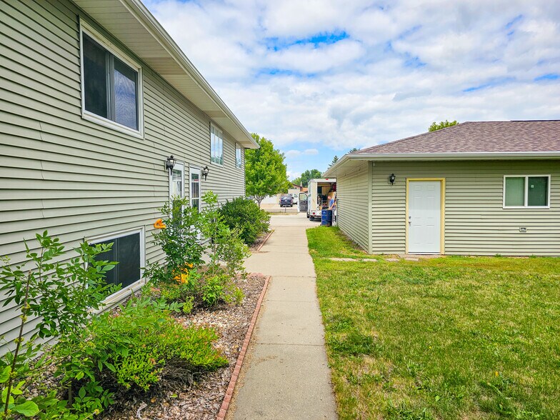 Building Photo - 1117 Expansion Dr