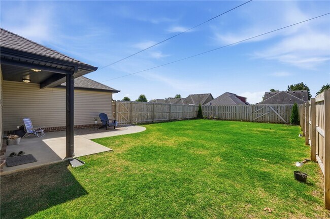 Building Photo - 3807 S W Capstone Ave