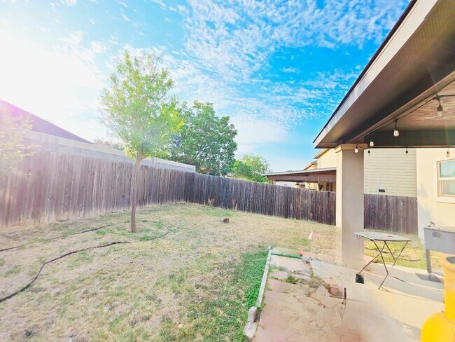 Building Photo - 1408 Calaveras Ct