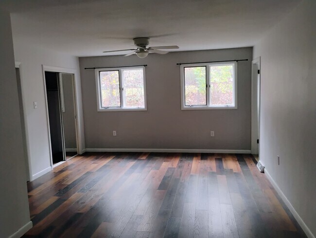 Building Photo - 110 W Fairview St