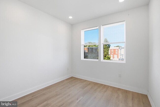 Building Photo - 2330 N 16th St