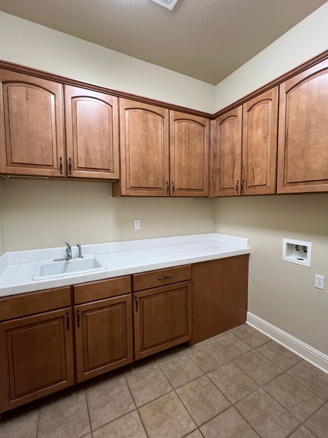 Building Photo - 1256 Jorgenson Dr