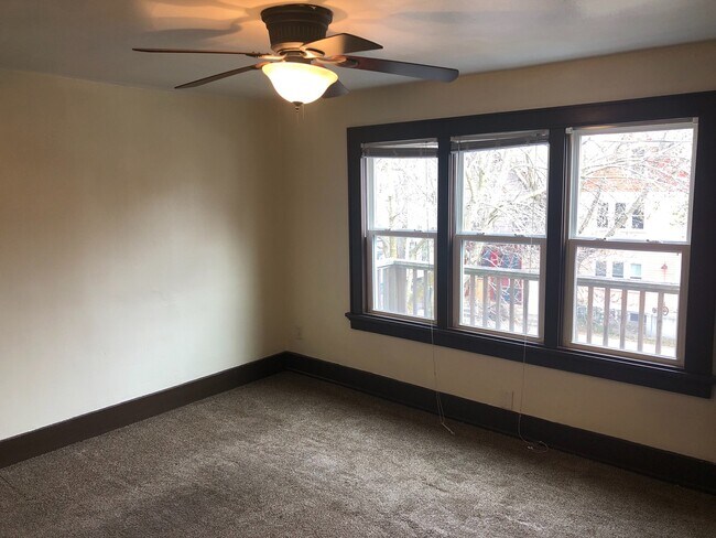 Building Photo - 1749 N Franklin Pl