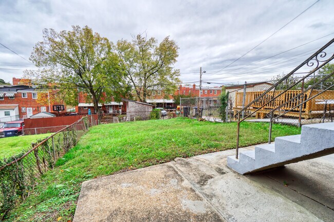 Building Photo - 28 54th St SE