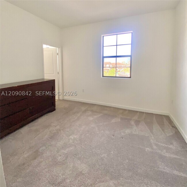 Building Photo - 24902 SW 114th Ave