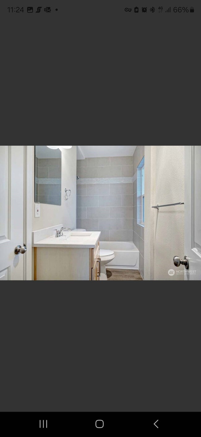 Building Photo - Yakima