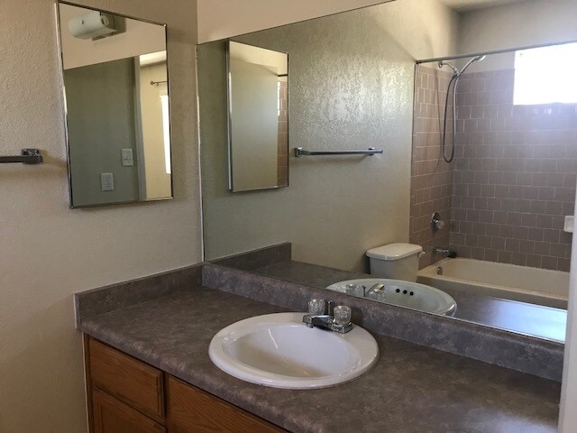 Building Photo - 4 BED.,2BA. IN  MOUNTAIN VIEW