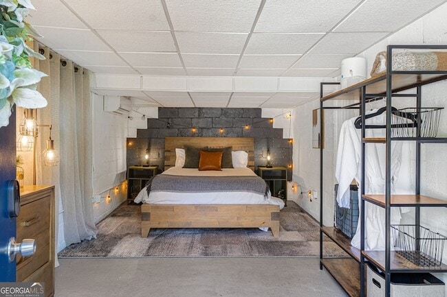 Building Photo - 2100 Cascade Rd