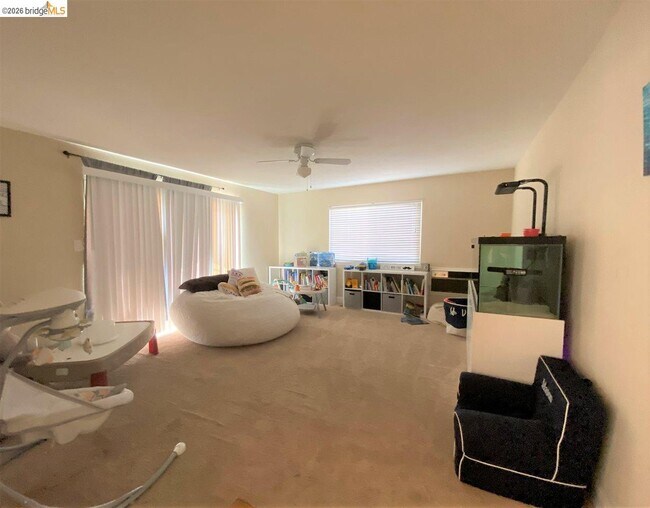 Building Photo - 235 Donegal Way