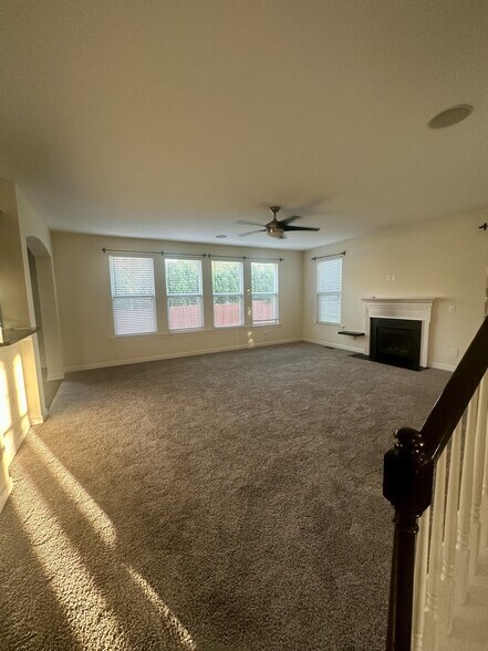 Building Photo - 402 Valley Spring Dr