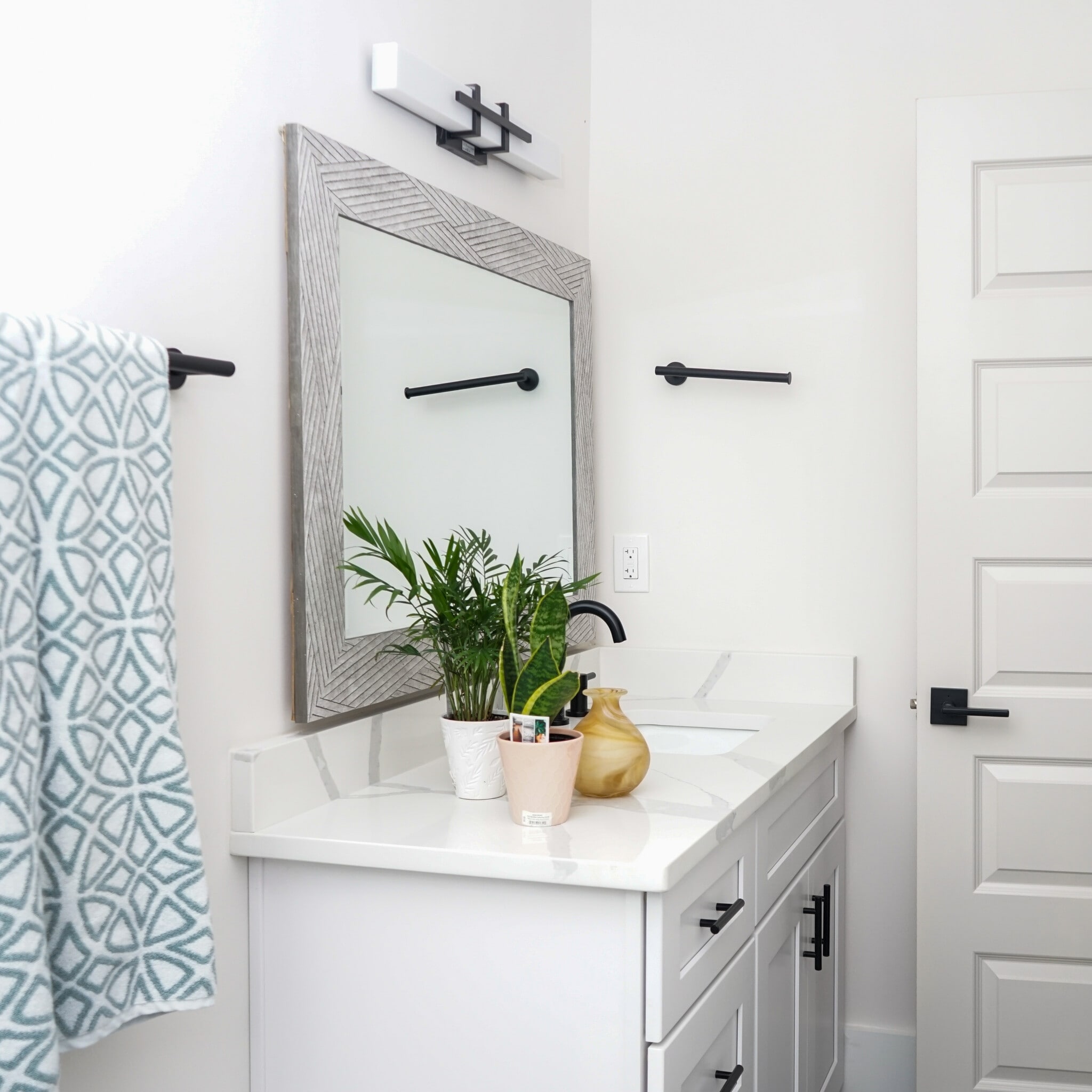 Mother in Law suite bathroom - 1003 Parkwood Ave