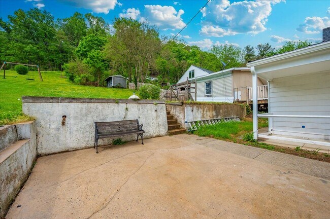 Building Photo - Walk to the Potomac River, Appalachian Trail, Great American Rail Trail, and the C&O National His...
