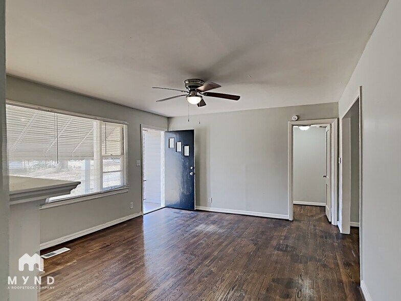 Building Photo - 924 Parkway Dr