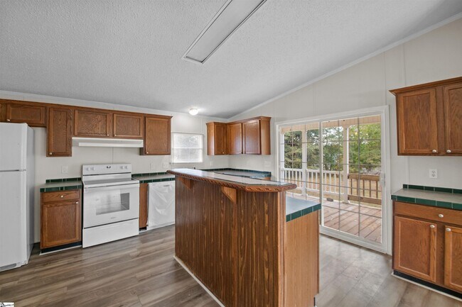 Building Photo - 296 Fish Camp Rd