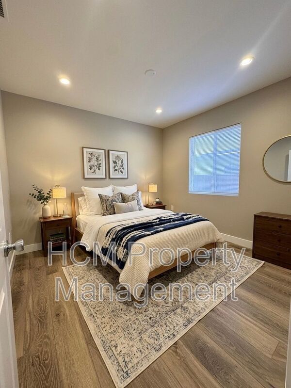 Building Photo - 874-876 North Orange St