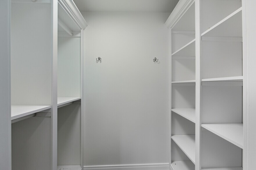 Building Photo - 105 Yarrow Ct