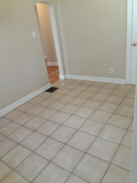 Building Photo - 3118 Avenue Q