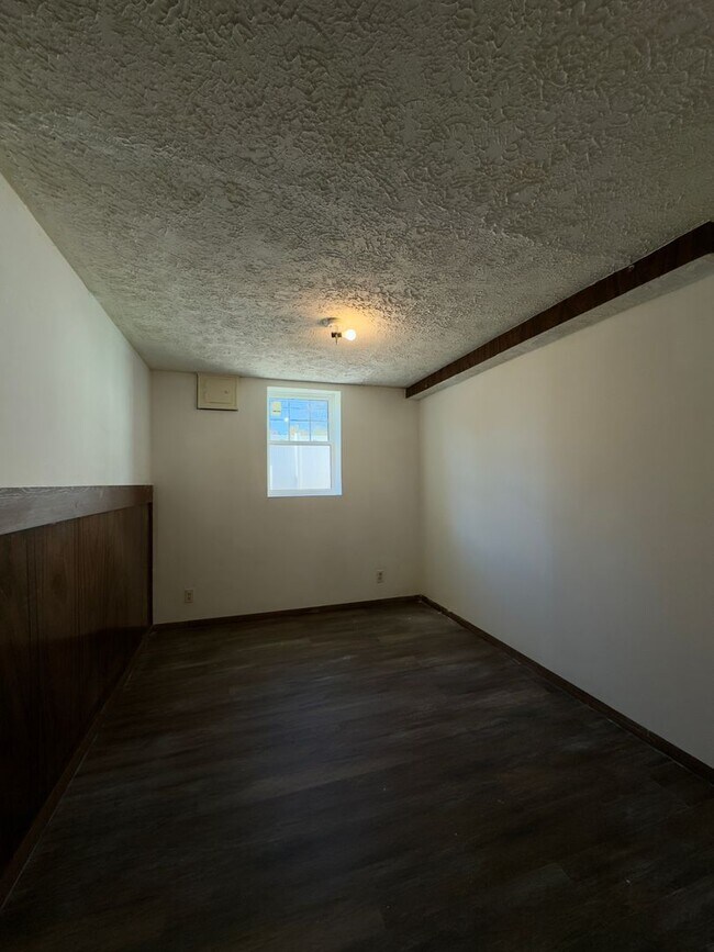 Building Photo - Charming 3 Bedroom/2 Bathroom Townhome in Rosedale, MD!