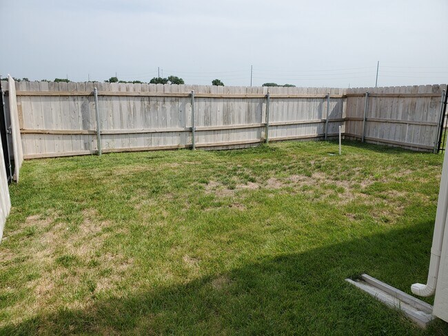 Building Photo - 420 S Longbranch Dr