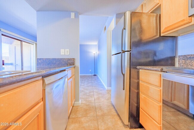 Building Photo - 1241 N 48th St