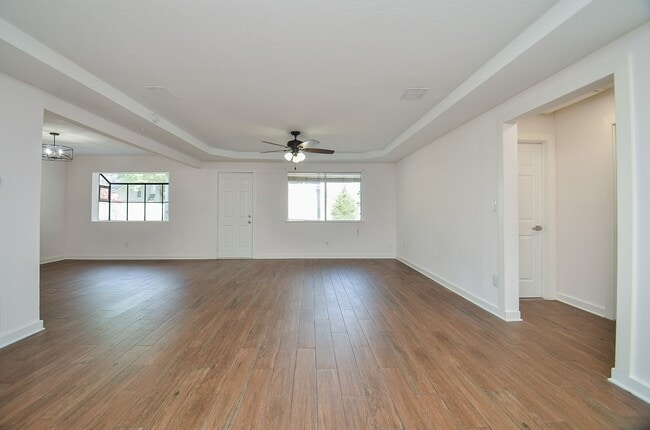 Building Photo - 3722 Brier Gardens Dr