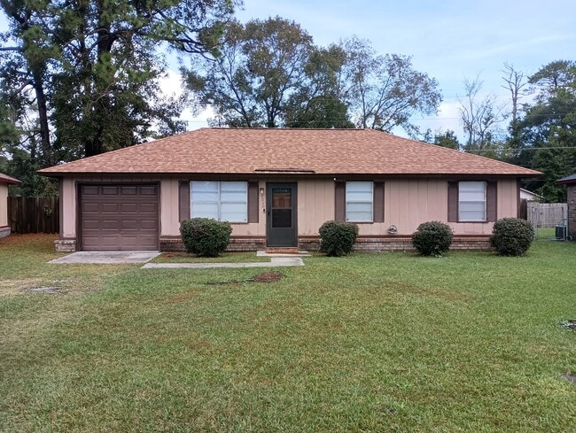Primary Photo - 7030 Key St