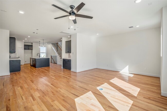 Building Photo - 6324 Del Rio St